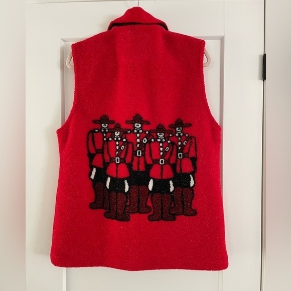 Marc Tetro Fleece Vest Canadian Mounties Vintage size S-M - Picture 10 of 10